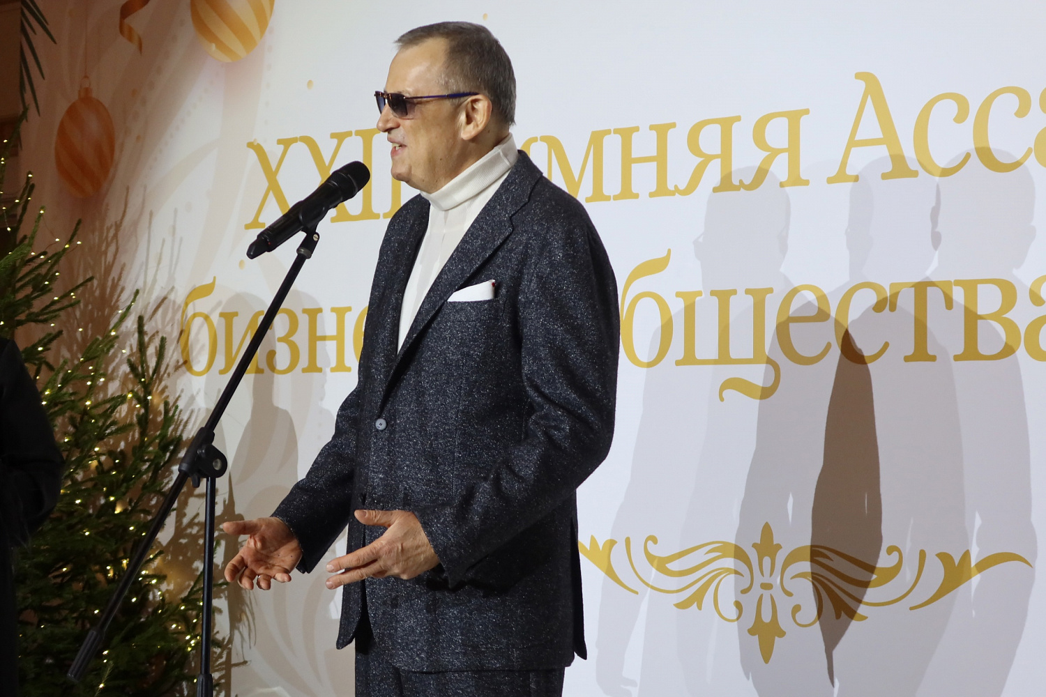 Губернатор Ленинградской области поблагодарил руководителя «Огнезы» за личный вклад в развитие региона 